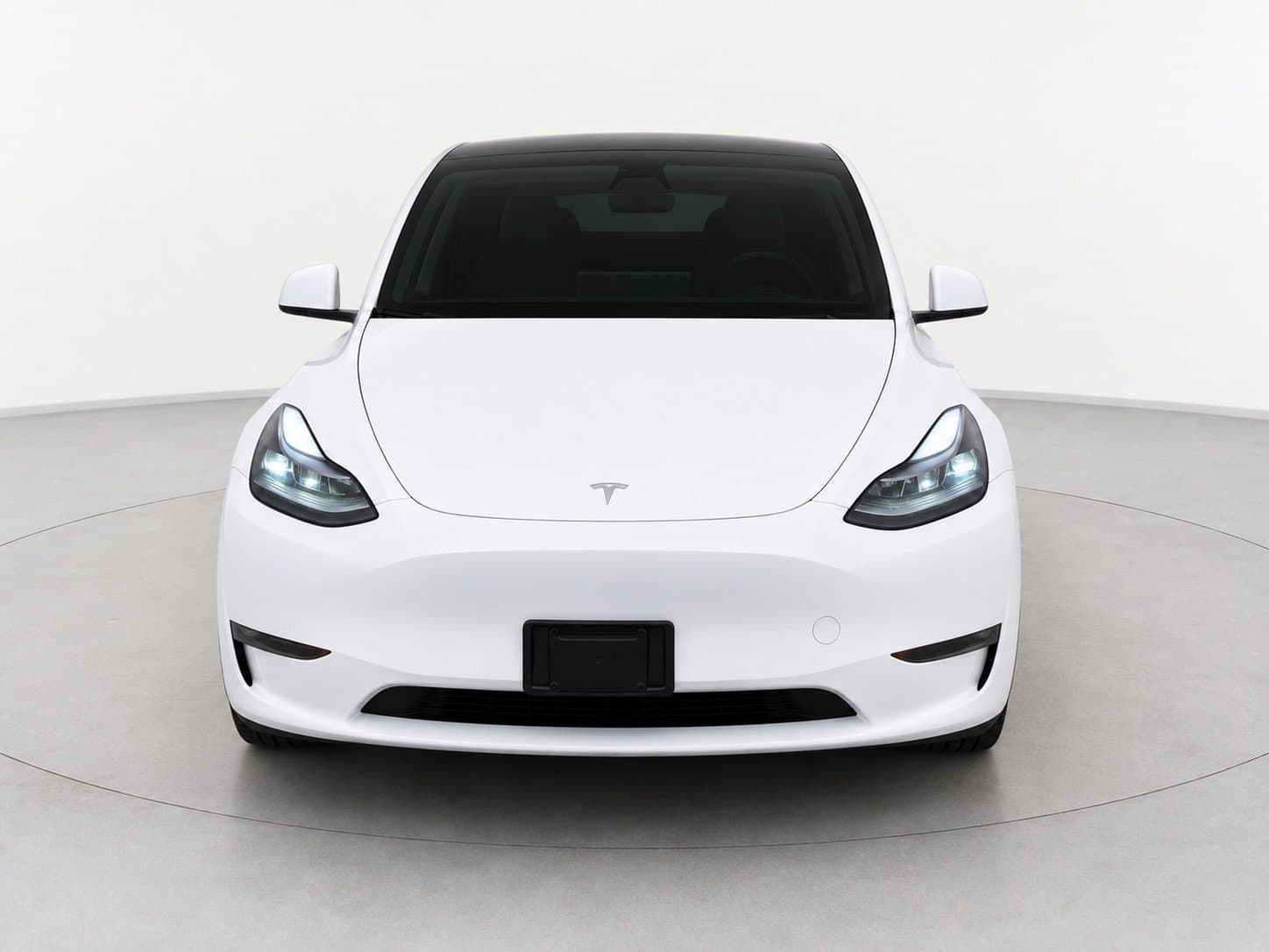 2024 Tesla Model Y — photo 5 of 9