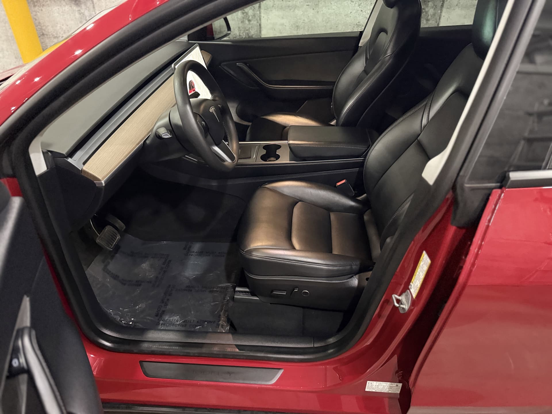 2022 Tesla Model Y — photo 5 of 8