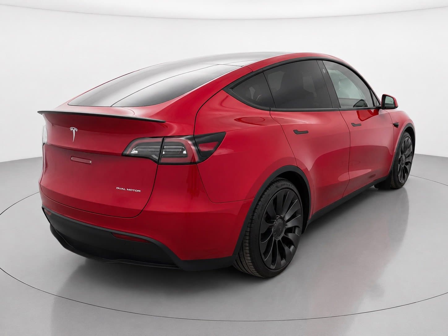 2022 Tesla Model Y — photo 4 of 8