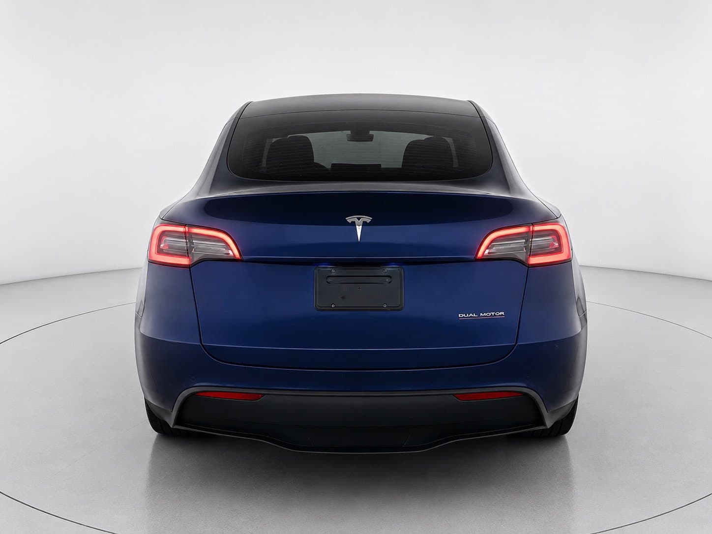 2022 Tesla Model Y — photo 2 of 10