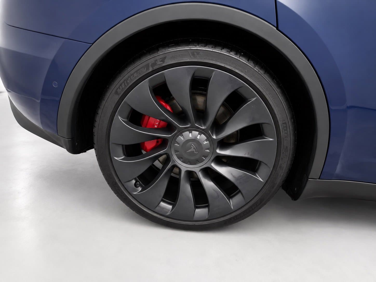 2022 Tesla Model Y — photo 5 of 10