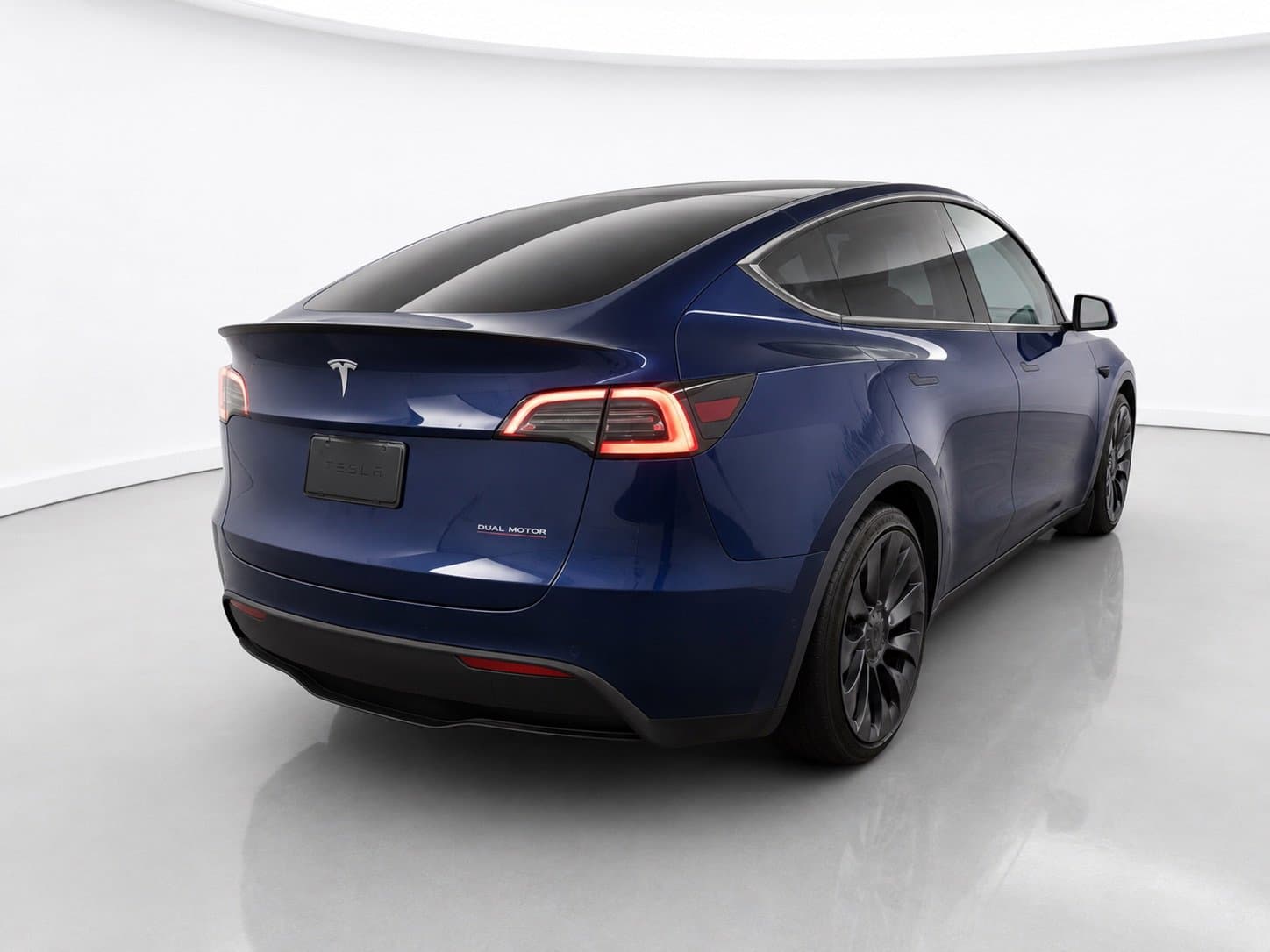 2022 Tesla Model Y — photo 4 of 10