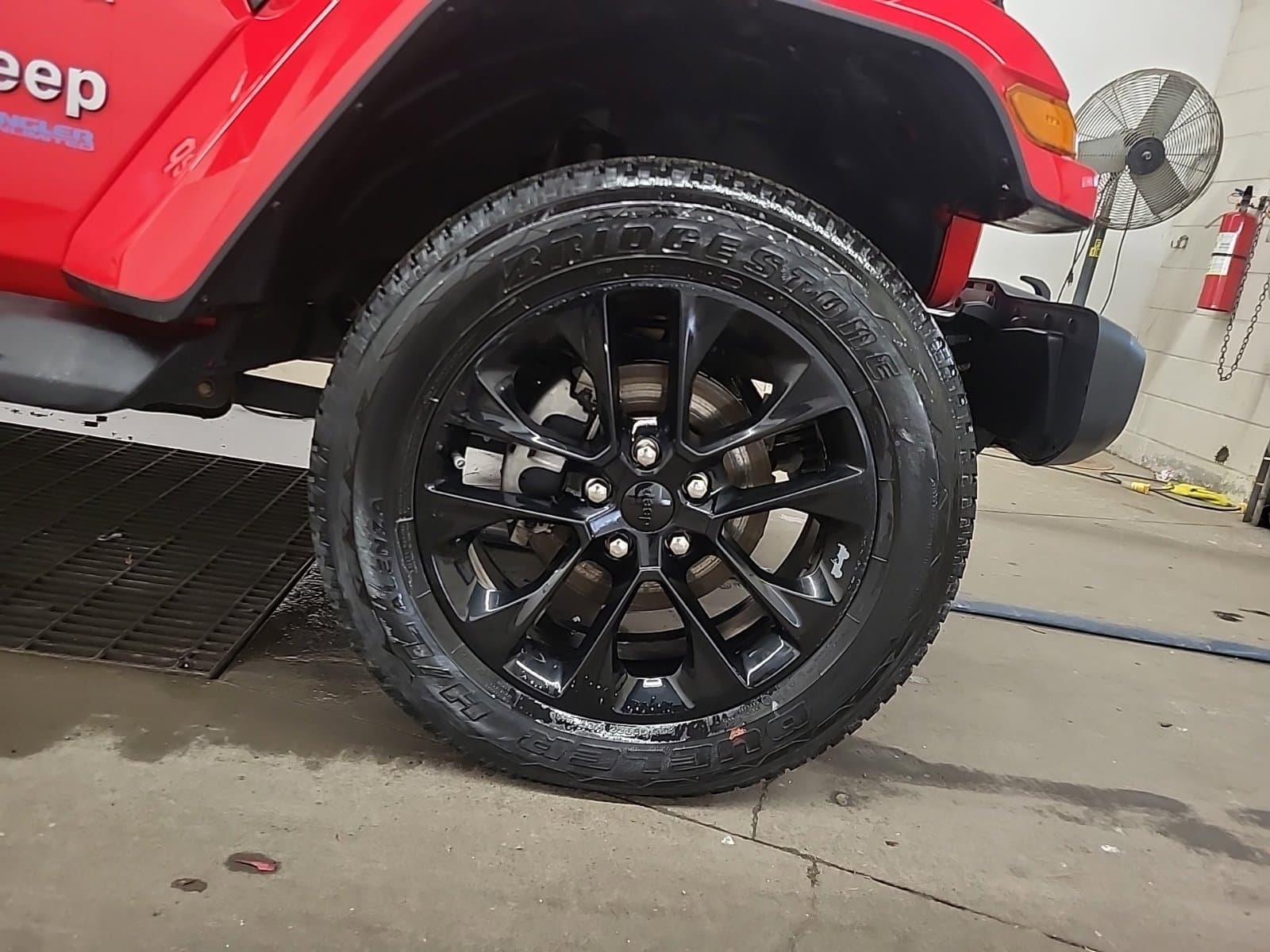 2021 Jeep Wrangler 4xe — photo 8 of 11