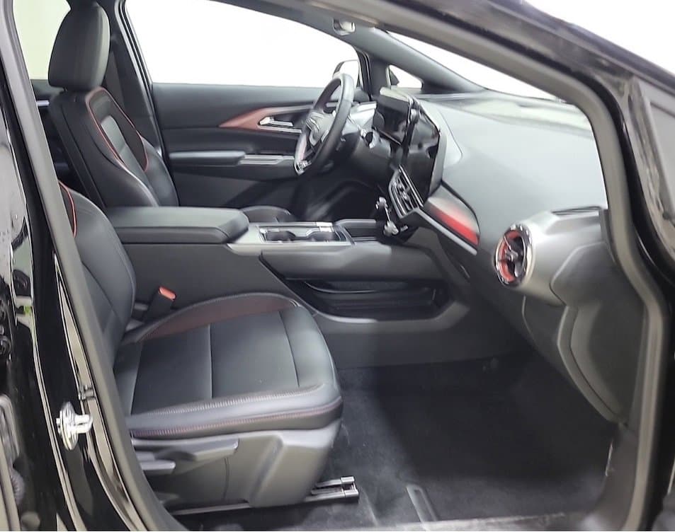 2024 Chevrolet Equinox EV — photo 7 of 8