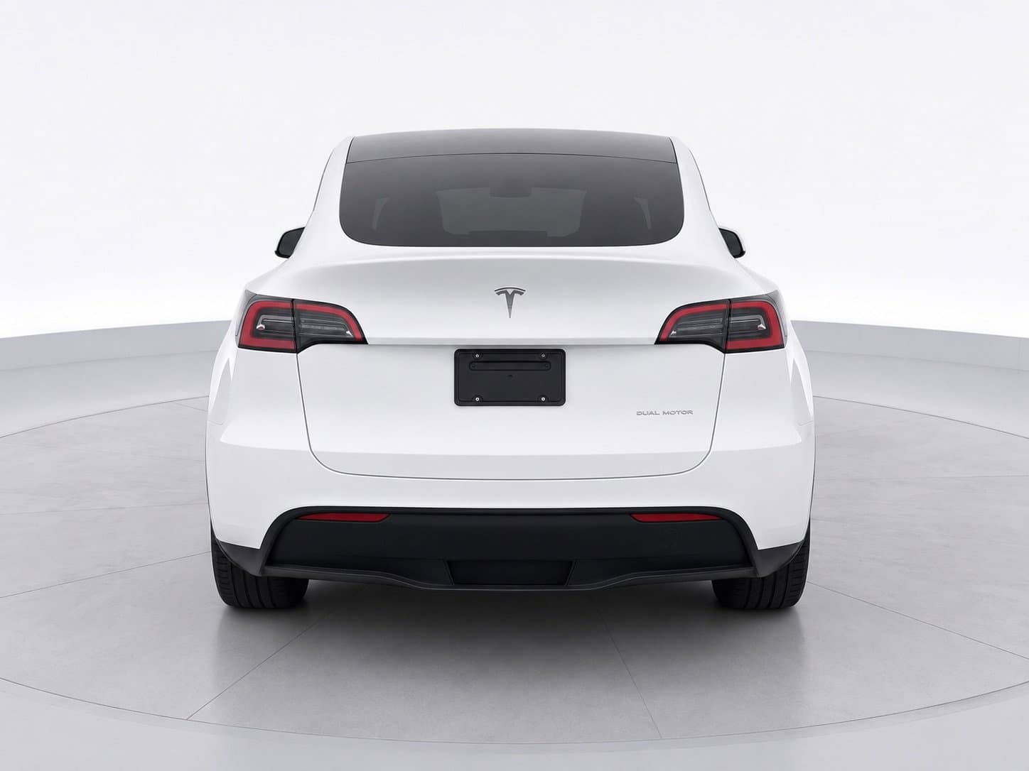 2024 Tesla Model Y — photo 6 of 9